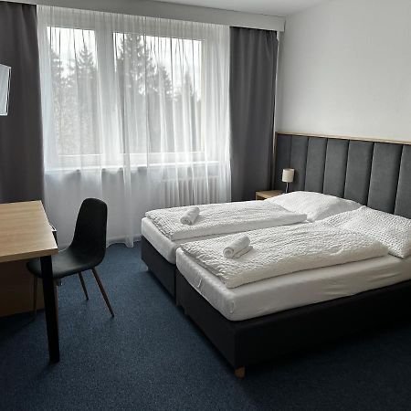 Horsky Hotel Jelenovska S Bazenem V Cene Валашске-Клобоукі Екстер'єр фото