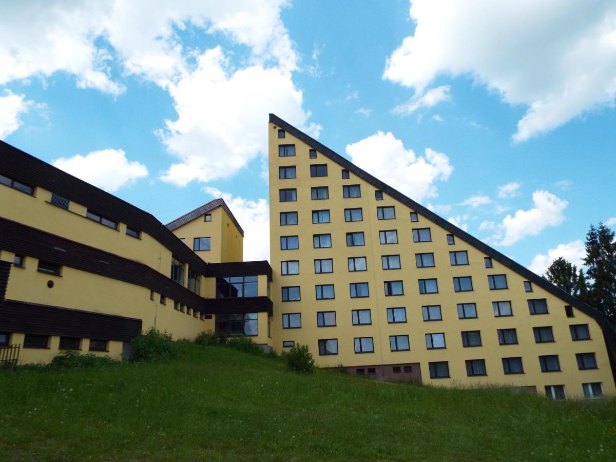 Horsky Hotel Jelenovska S Bazenem V Cene Валашске-Клобоукі Екстер'єр фото