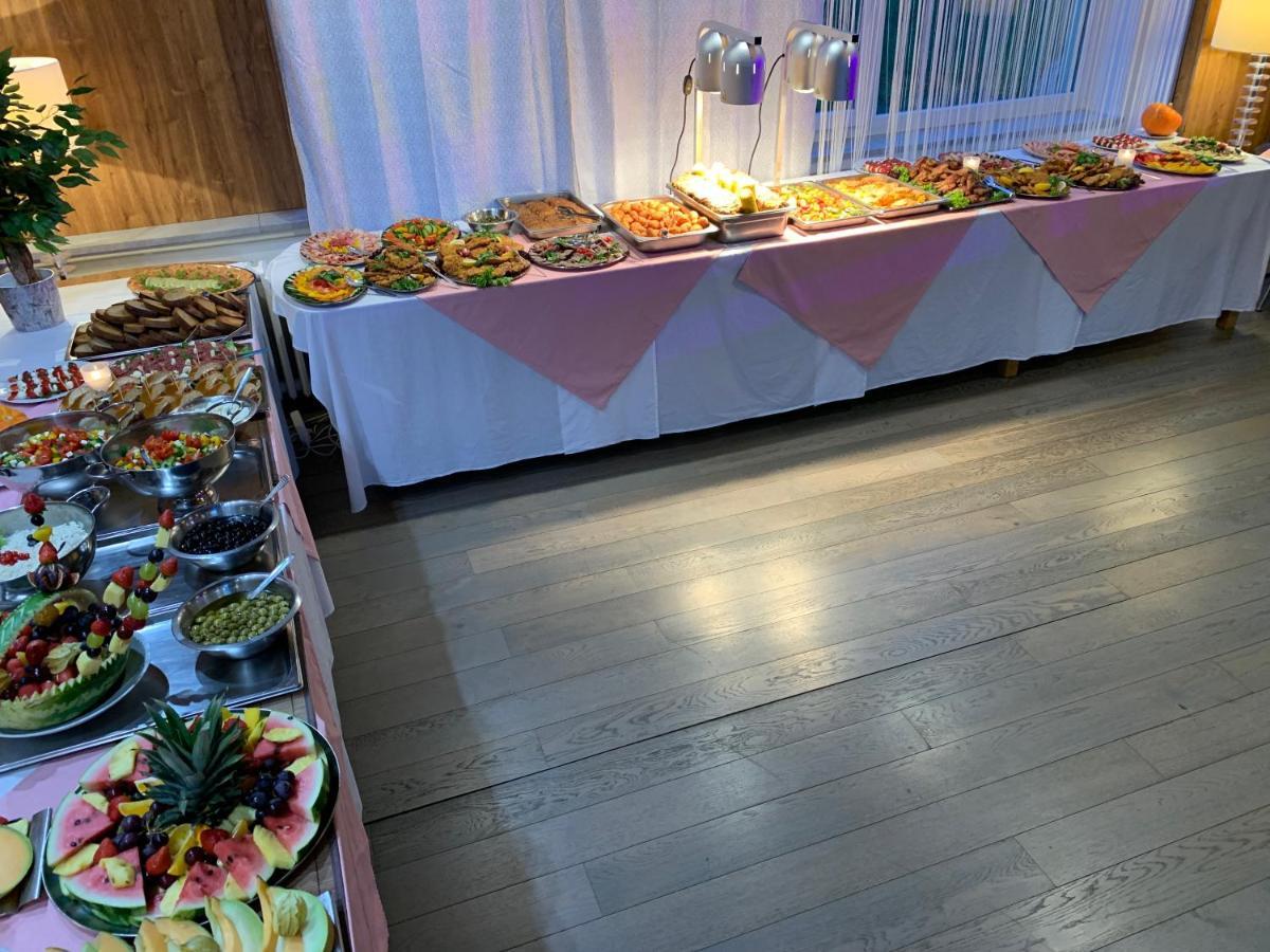 Horsky Hotel Jelenovska S Bazenem V Cene Валашске-Клобоукі Екстер'єр фото