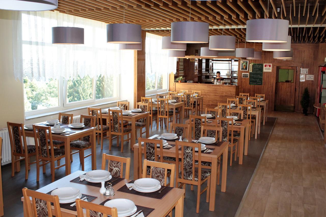 Horsky Hotel Jelenovska S Bazenem V Cene Валашске-Клобоукі Екстер'єр фото