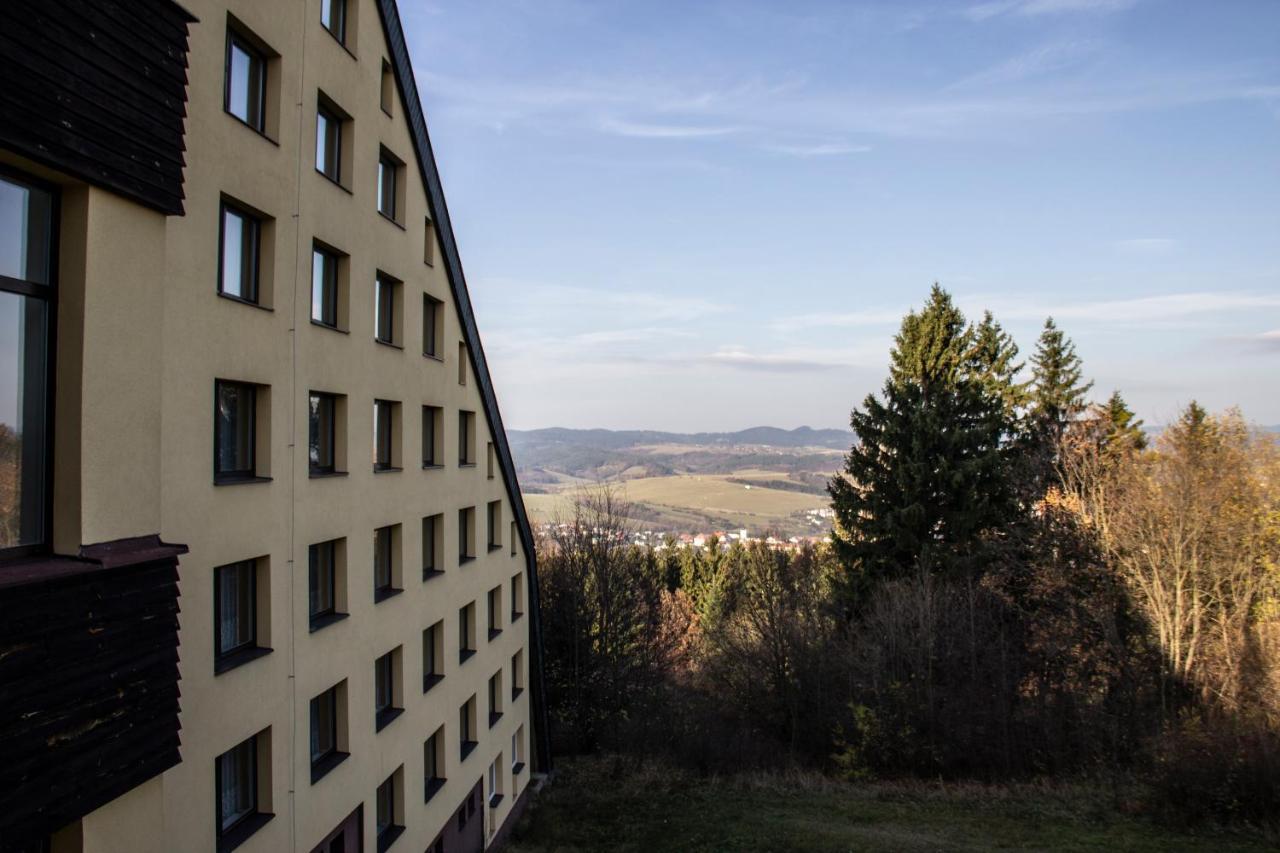 Horsky Hotel Jelenovska S Bazenem V Cene Валашске-Клобоукі Екстер'єр фото